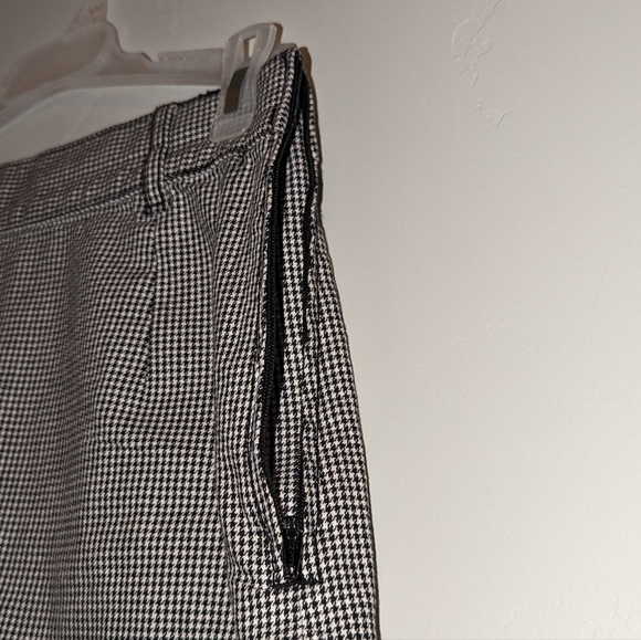 Divided Checkered Mini Skirt - Picture 3 of 4